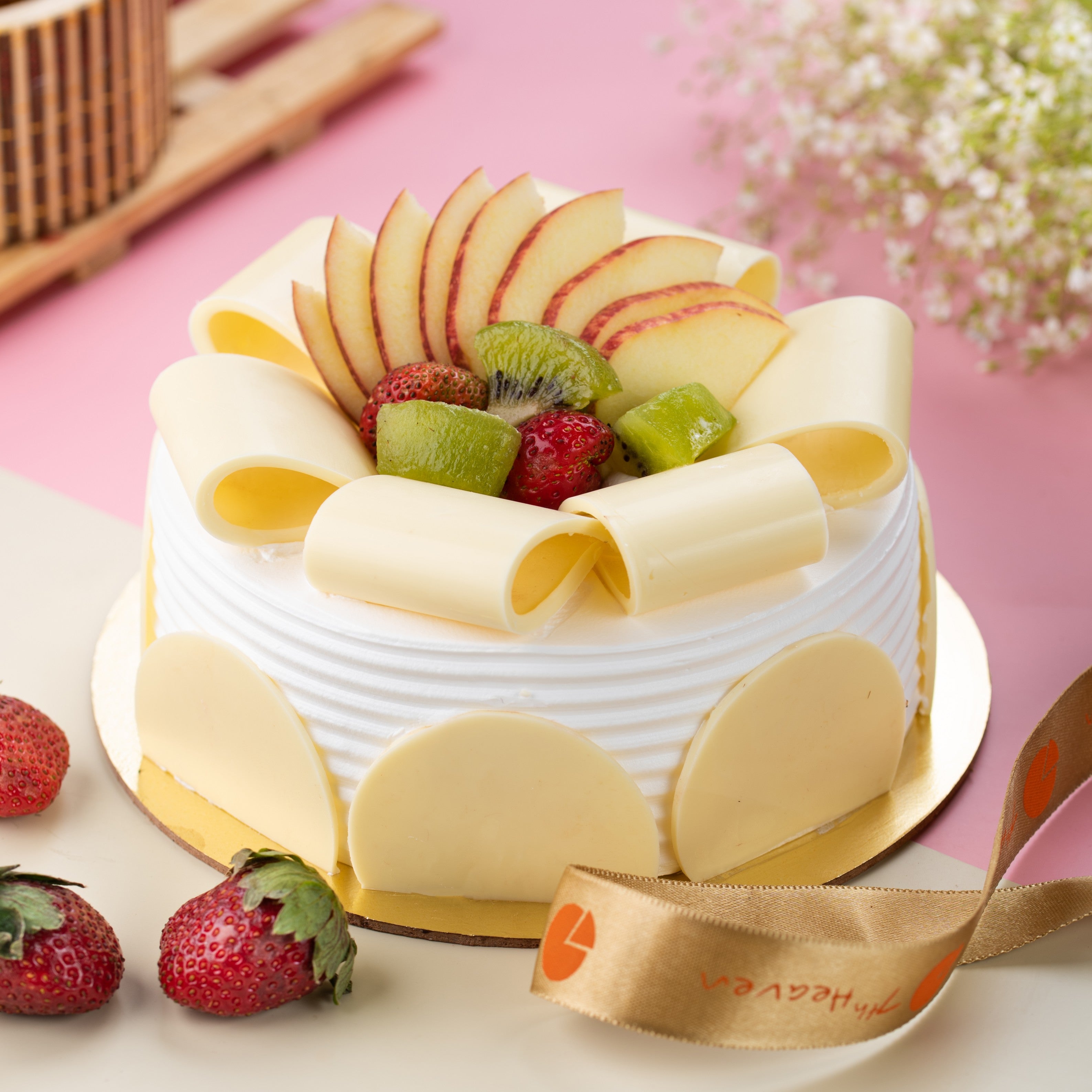 Exquisite Fruit Pour Over Cake
